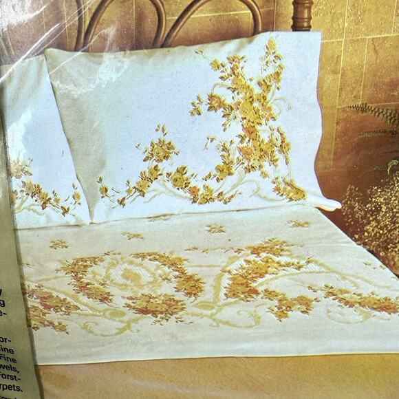 Vintage Utica JP Stevens Yellow Floral Percale Standard Pillowcase Set of 2 NOS! - Picture 3 of 5